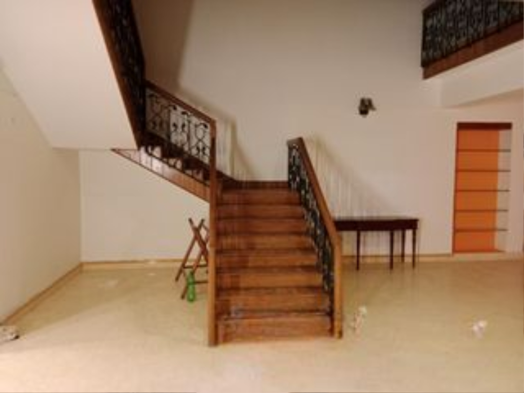 Duplex semi furnish 4 Bed room apt rent in banani North