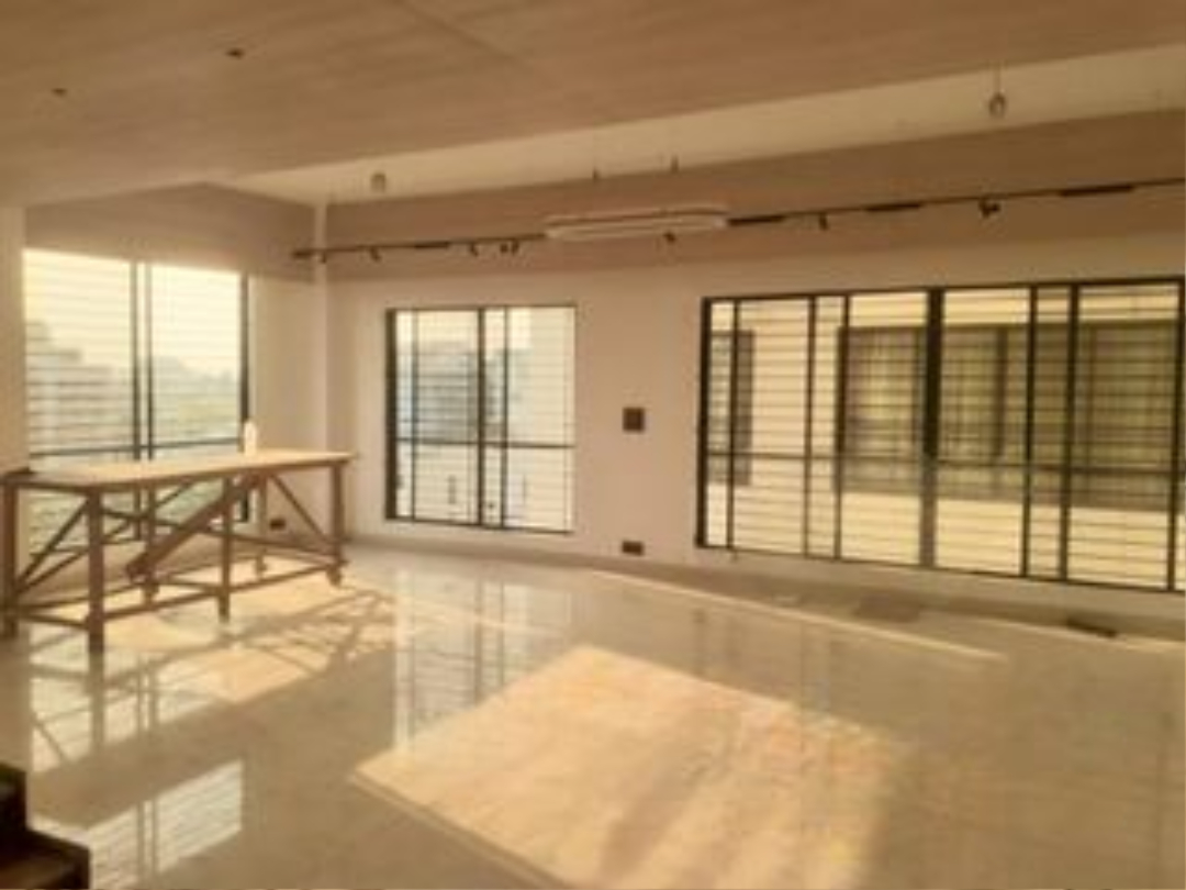 Duplex Flat Available For Rent in Gulshan-2 North