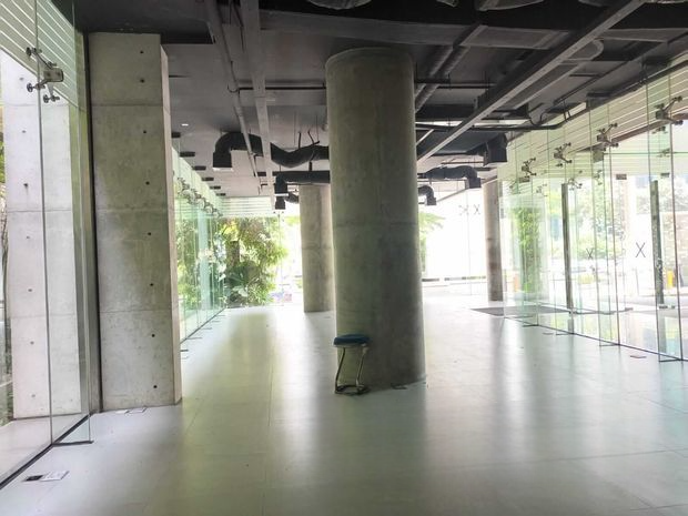 4050 SQFT Ground Floor Rent (Bank/Shop)In GULSHAN AVENUE