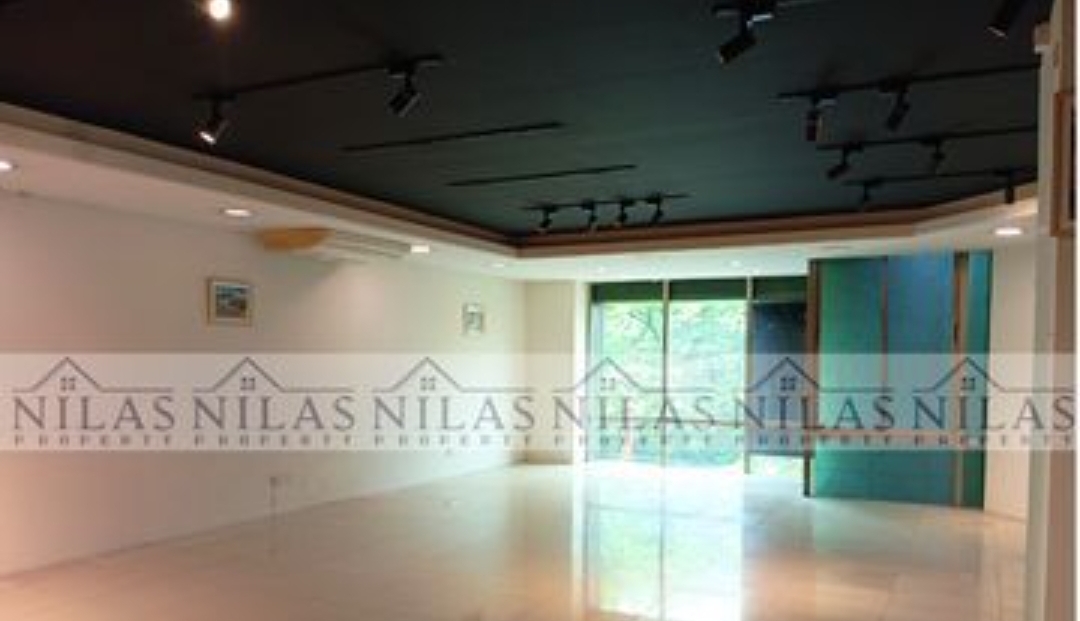Front View Café/Showroom Space for Rent in Dhanmondi