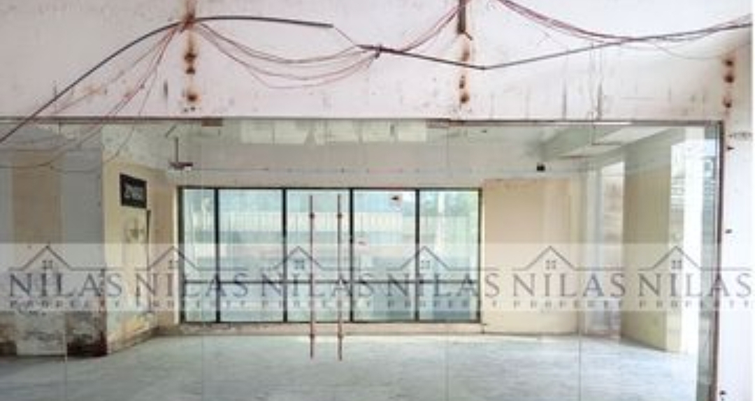 Ground Floor Retail Showroom/Café Space for Rent in Dhanmondi