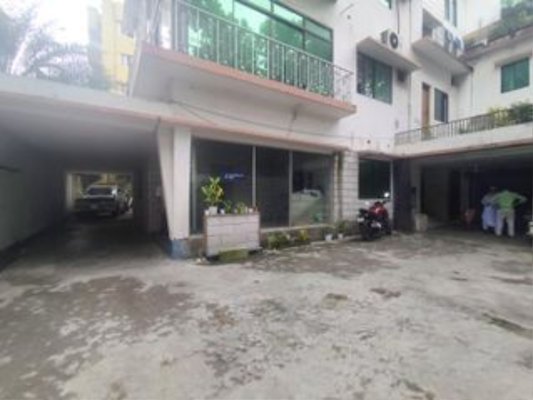 1/1 3600-Sqft Ground Floor Office/Showroom Space Rent In Banani