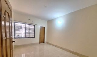 2500Sq ft Office Space Rent Gulshan2 Nice View