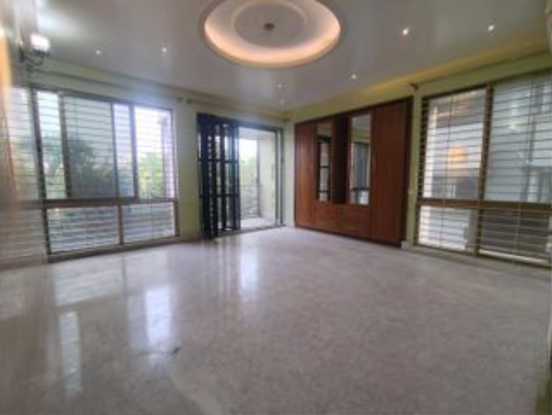 4Bed Luxury Semi Furnished Lake View Apartment Rent In Gulshan