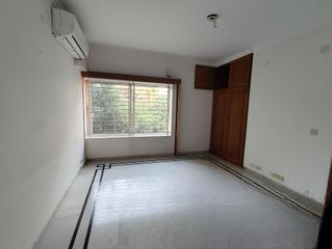 Lake View Beautiful 4Bed Apartment For Rent In North Gulshan