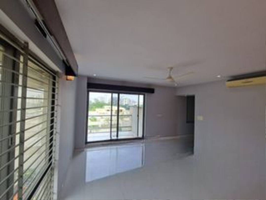 North Gulshan Shanta Luxury 3Bed Semi-Furnished Apartment Rent