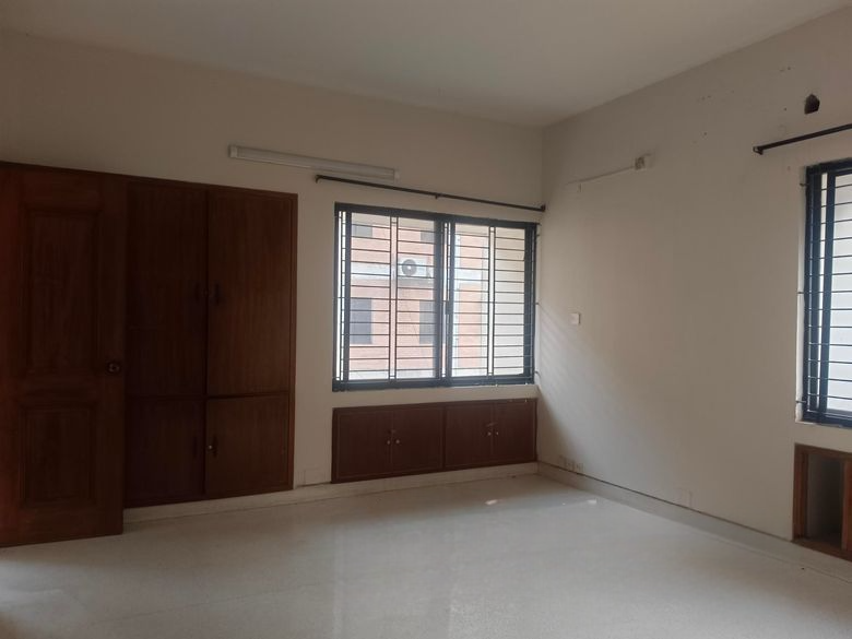2550 Sqft Un-Furnished Apartment For Rent In Gulshan