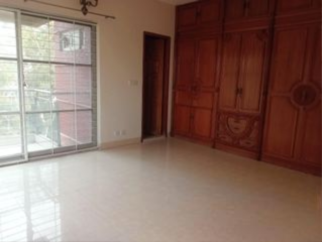 1/12 2300-Sqft Semi Furnished Office Space Rent In North Gulshan