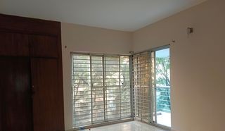 2300 Sqft Un-Furnished Apartment For Rent In Gulshan 2