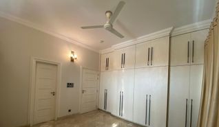 Lake Viwe Mordan New Flat Rent At Gulshan 1