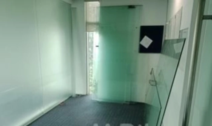 Fully commercial 2400 sft office space available in Gulshan 1