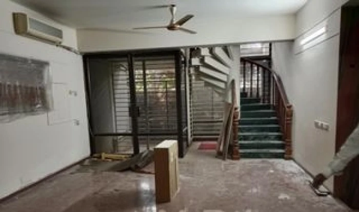 Lake view duplex semi furnish apt rent in Gulshan