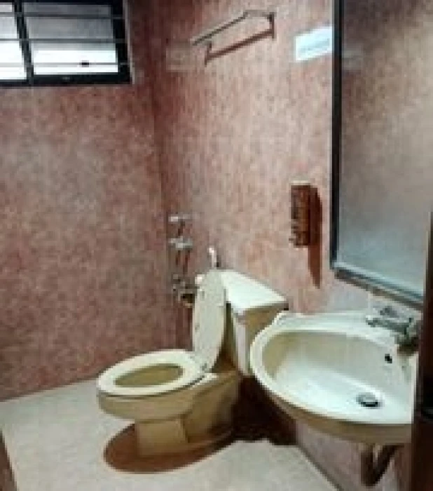 Lake view duplex semi furnish apt rent in Gulshan
