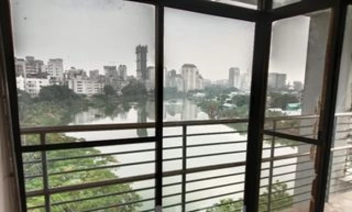 lake view 4 Bed room apt rent in Gulshan