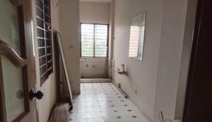 good looking 3300 sft 4 Bed room apt available in Gulshan 2