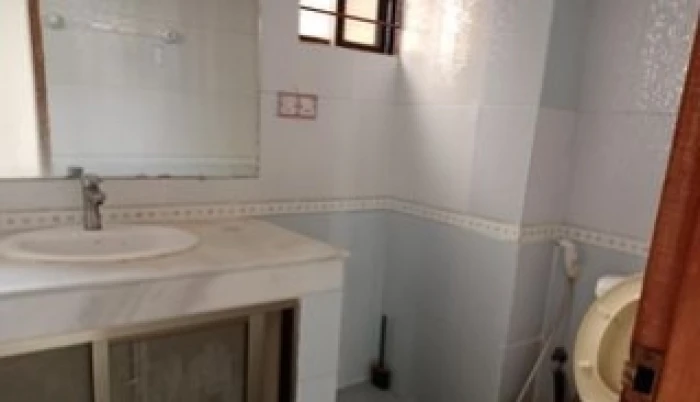 good looking 3300 sft 4 Bed room apt available in Gulshan 2