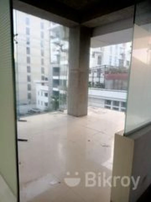 beautiful commercial space for rent in Banani