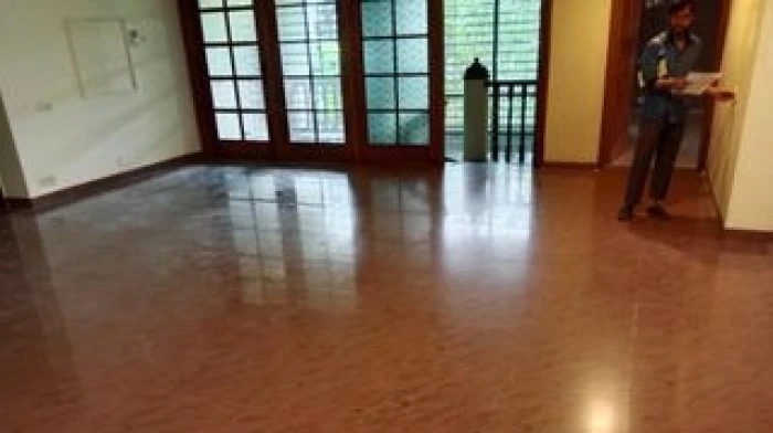 Duplex semi furnish 4000 sft apt rent in Gulshan