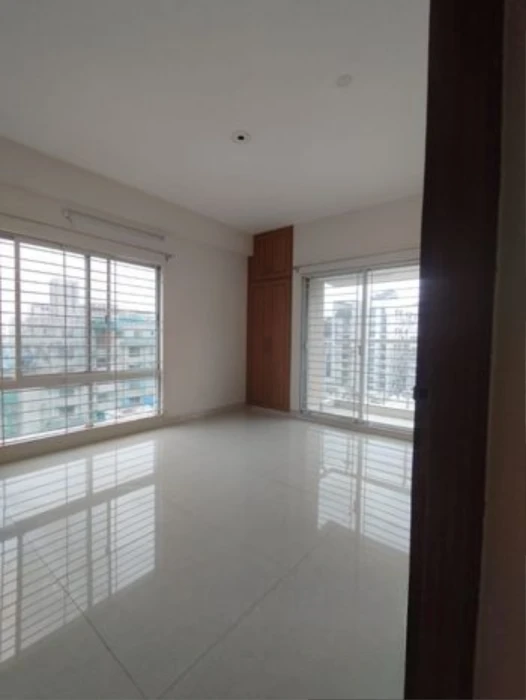 11th floor 4 bedrooms unfurnished apartment For Rent in Gulshan 2