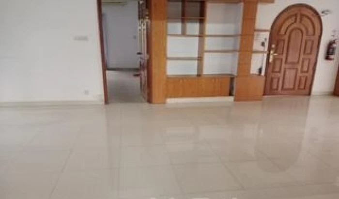 3000 sft office space available in resident building at gulshan