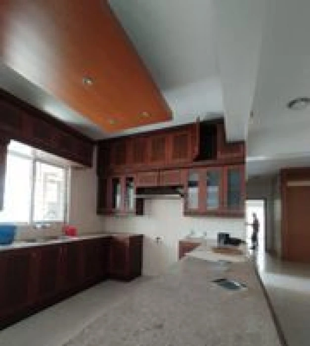 Good Quality 2600 Sft Un Farnised Flat Rent At Banani