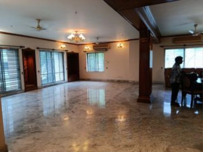 5beds Lake view Semi furnished Flat For Rent in Gulshan