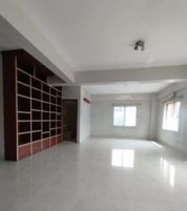 Good Quality 2600 Sft Un Farnised Flat Rent At Banani