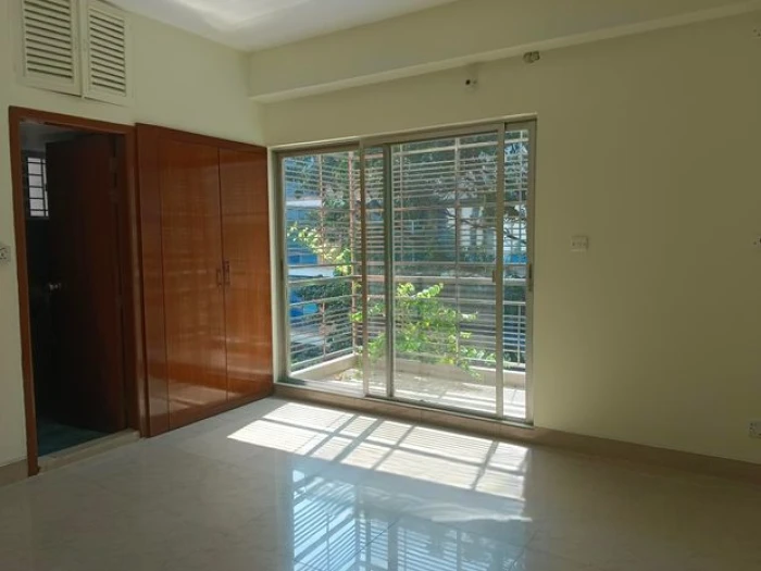 2990 Sqft 4 Bed Un-Furnished Apartment For Rent In Gulshan