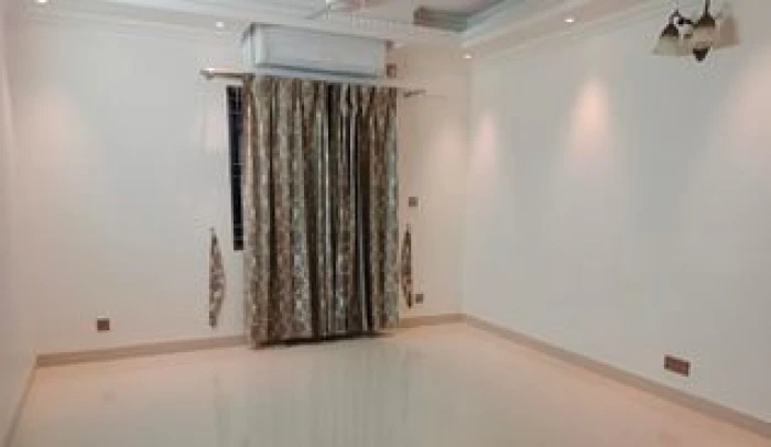 Luxarriers 3600 Sft Semi Farnised Flat Rent At Gulshan 2