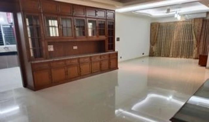 Luxarriers 3600 Sft Semi Farnised Flat Rent At Gulshan 2