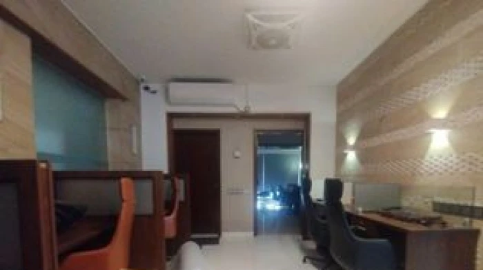 Semi commercial 2500 Sft Office Space Rent At Banani