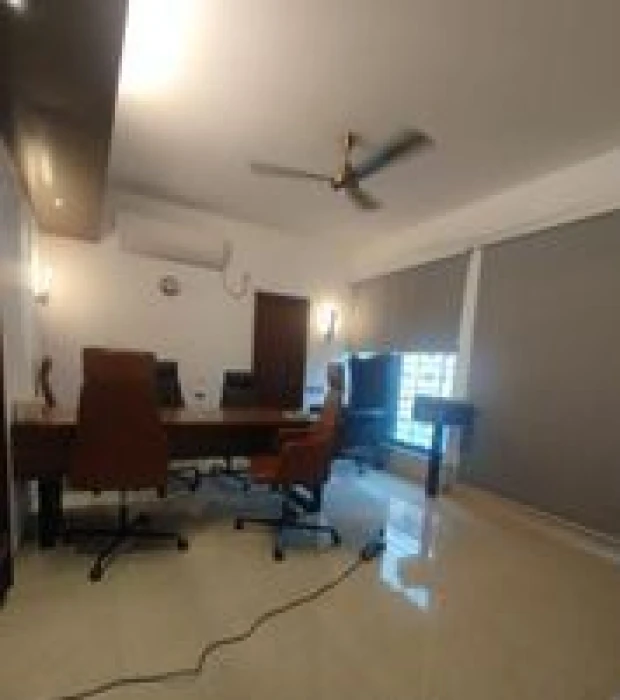 Semi commercial 2500 Sft Office Space Rent At Banani