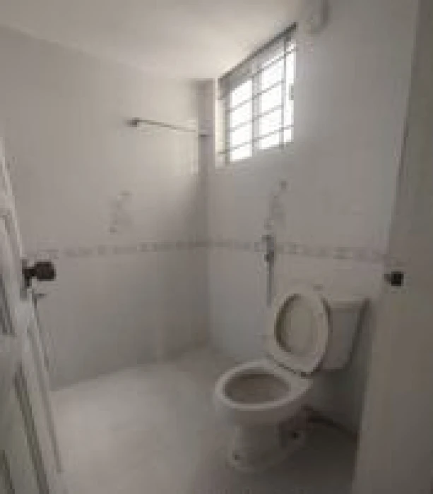Lake View Good Quality 3 Bedroom Un Farnised Flat Rent In Gulshan