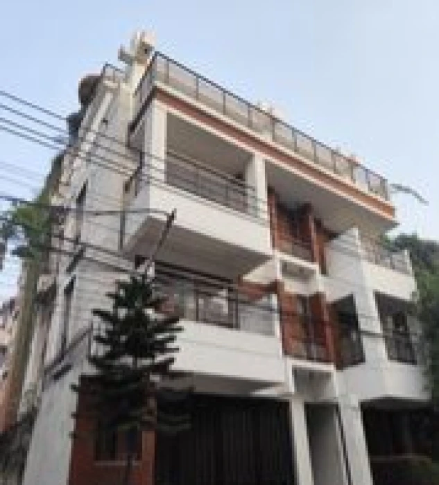 Nikunja-1 Full Furnished 12-Bed Independent Luxurious House Rent