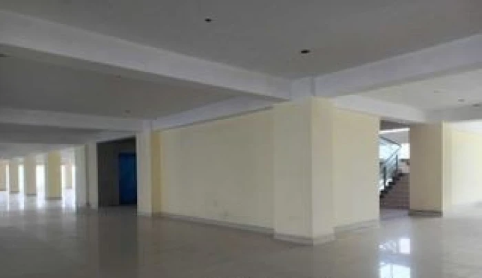 COMMERCIAL 2200 SQFT FLOOR RENT GULSHAN AVENUE