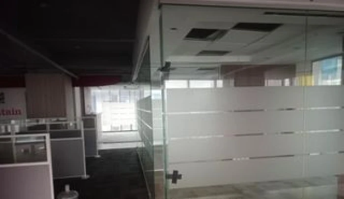 Exclusive 2800 SQFT Commercial floor rent Gulshan Avenue