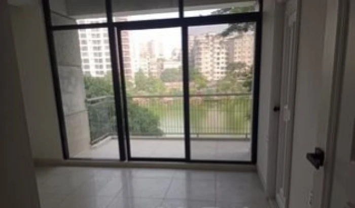 New Good Quality 6500 Sft Un Farnised Flat Rent In Gulshan 2