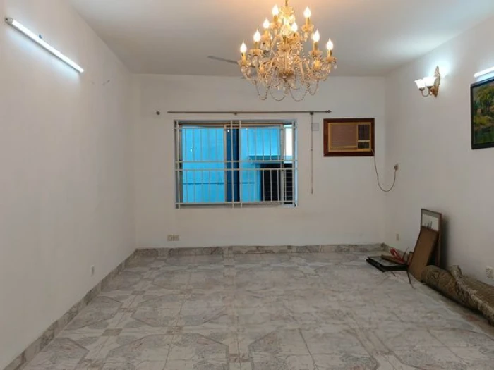 2400 Sqft Un-Furnished Apartment For Rent In Gulshan 1