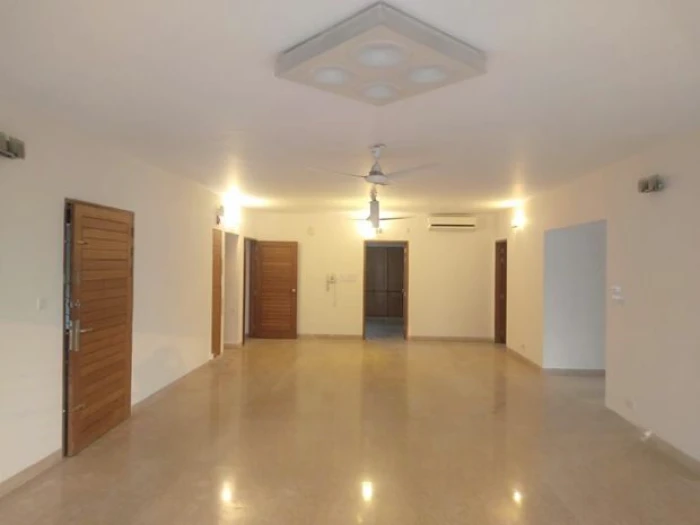 Semi Furnished 4bed 4250 Sqft Apt: For Rent @ Gulshan 2