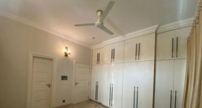 Lake Viwe Mordan New Flat Rent At Gulshan 1