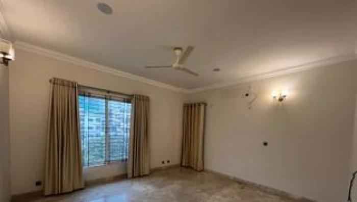 Lake Viwe Mordan New Flat Rent At Gulshan 1
